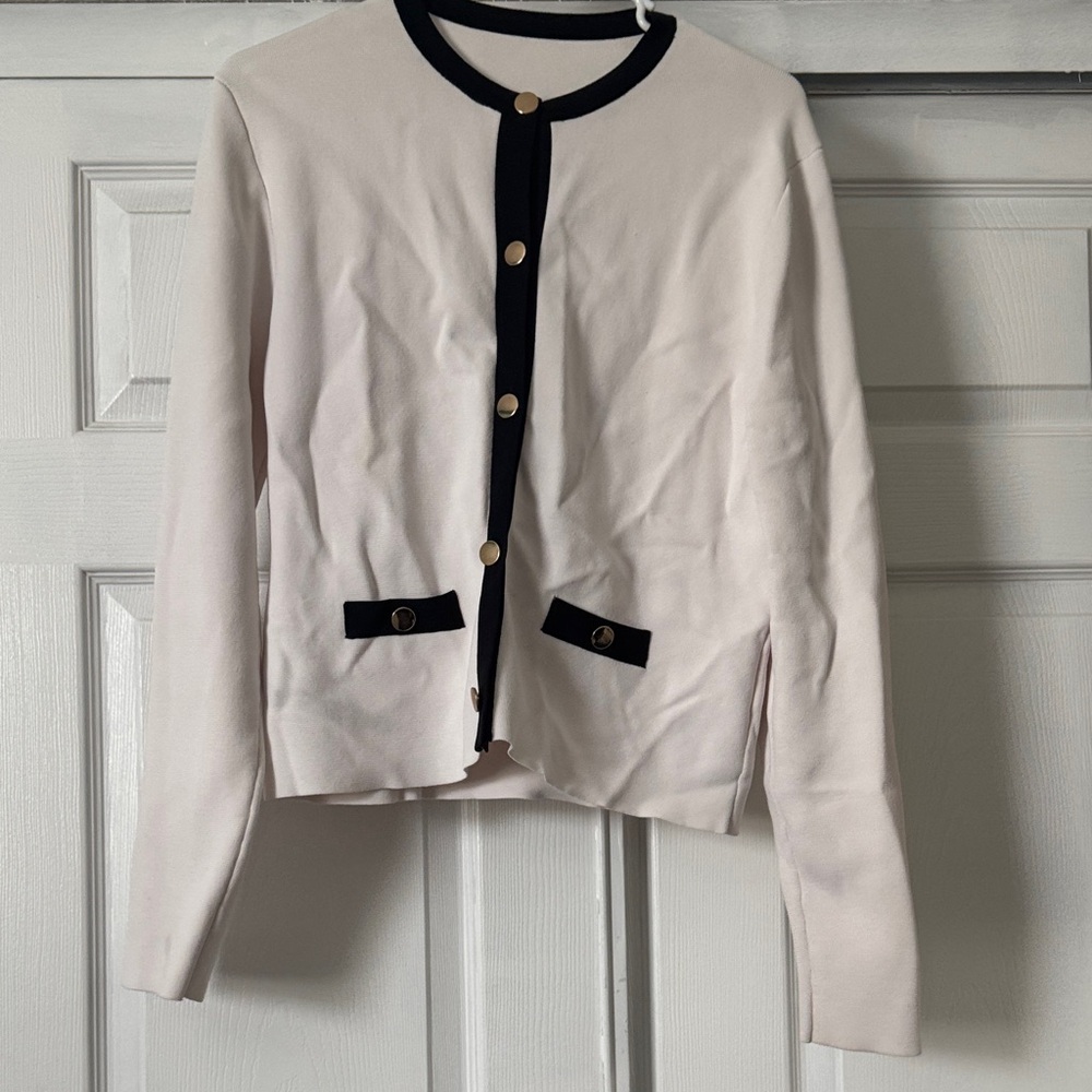 Womens White Contrast-Trim Button Cardigan Jacket